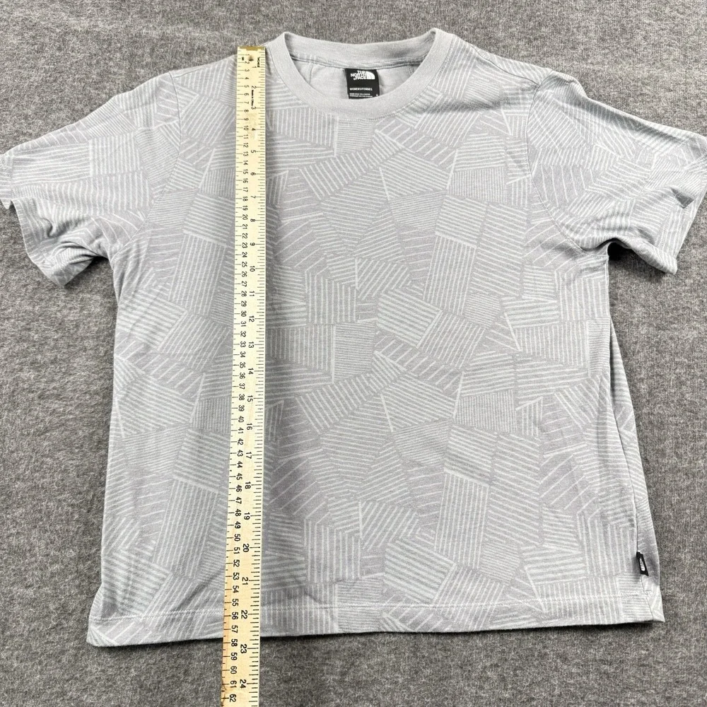 The North Face Shirt Womens Medium Gray Geometric Pattern Crewneck Hike Outdoors - Picture 6 of 8